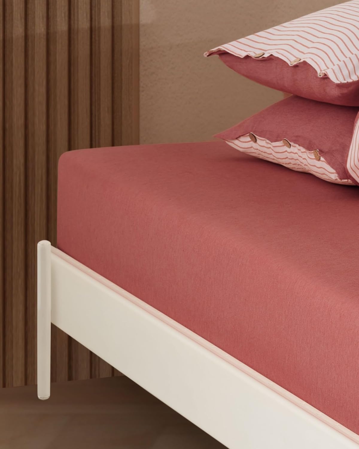 Lastikli Çarşaf Seti Çift Kişilik 160x200 cm – Tek Kişilik 100x200 cm Seçenekli – Yumuşak Dokulu Çarşaf + Yastık Kılıfları – Günlük Kullanıma Uygun (Mor, Çift Kişilik)